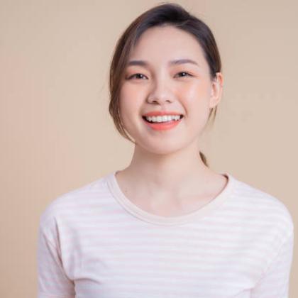 Ms.Lê Na